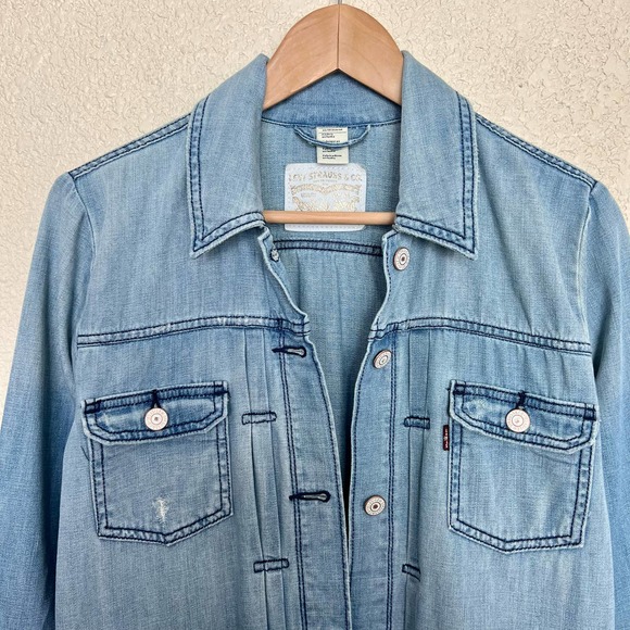 Levis Denim Trucker Jacket size XS Blue Oversized Boyfriend Fit Distressed - Picture 6 of 10